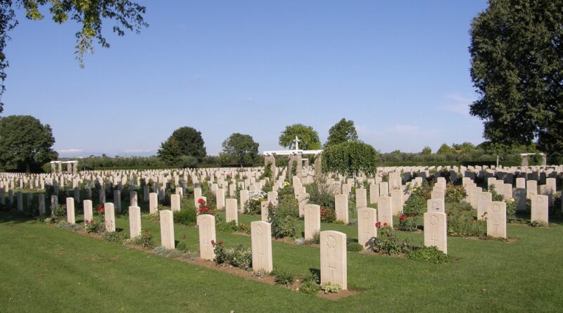 Ortona_2008_-Moro_River_Canadian_War_Cemetery-_by-RaBoe_22